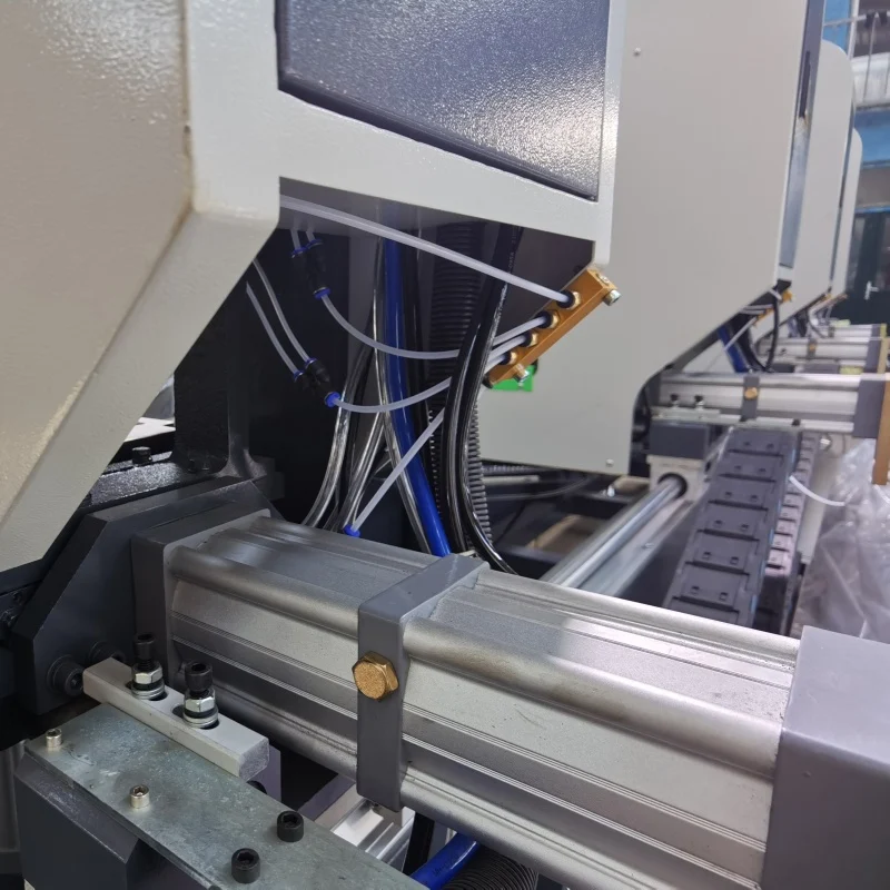 ماكينة لحام غير ملحومة من النوع الأوروبي عالية الجودة لملف PVC الملون (3)